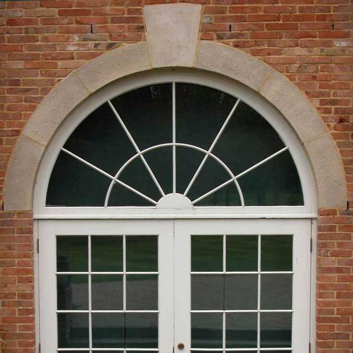 How to decorate arched windows