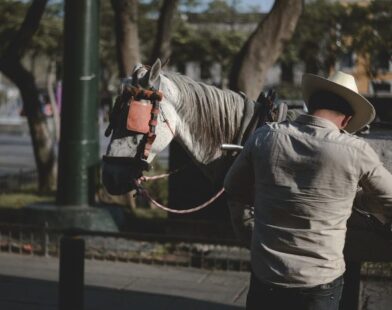 How to dress vaquero style