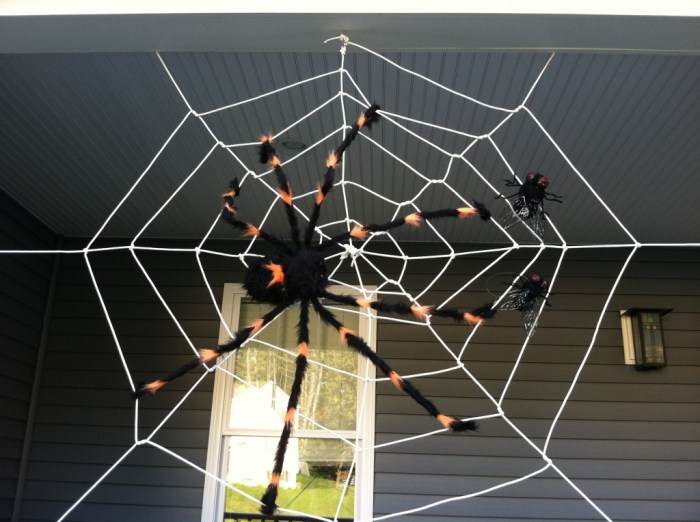 How to make spider web decoration